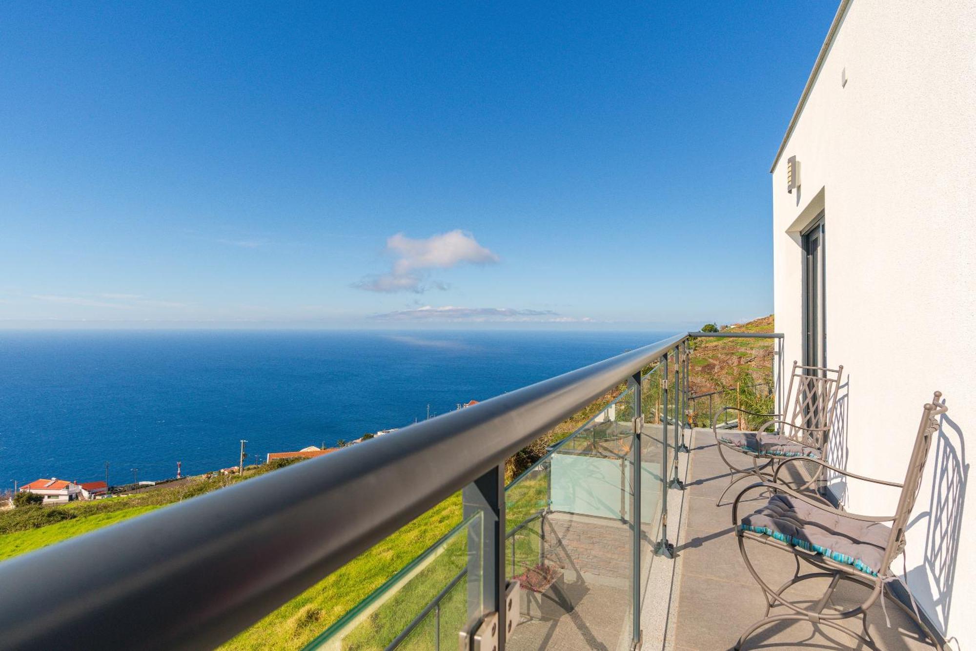 Ourmadeira - Sunset Cliff Villas, Contemporary Faja da Ovelha Room photo