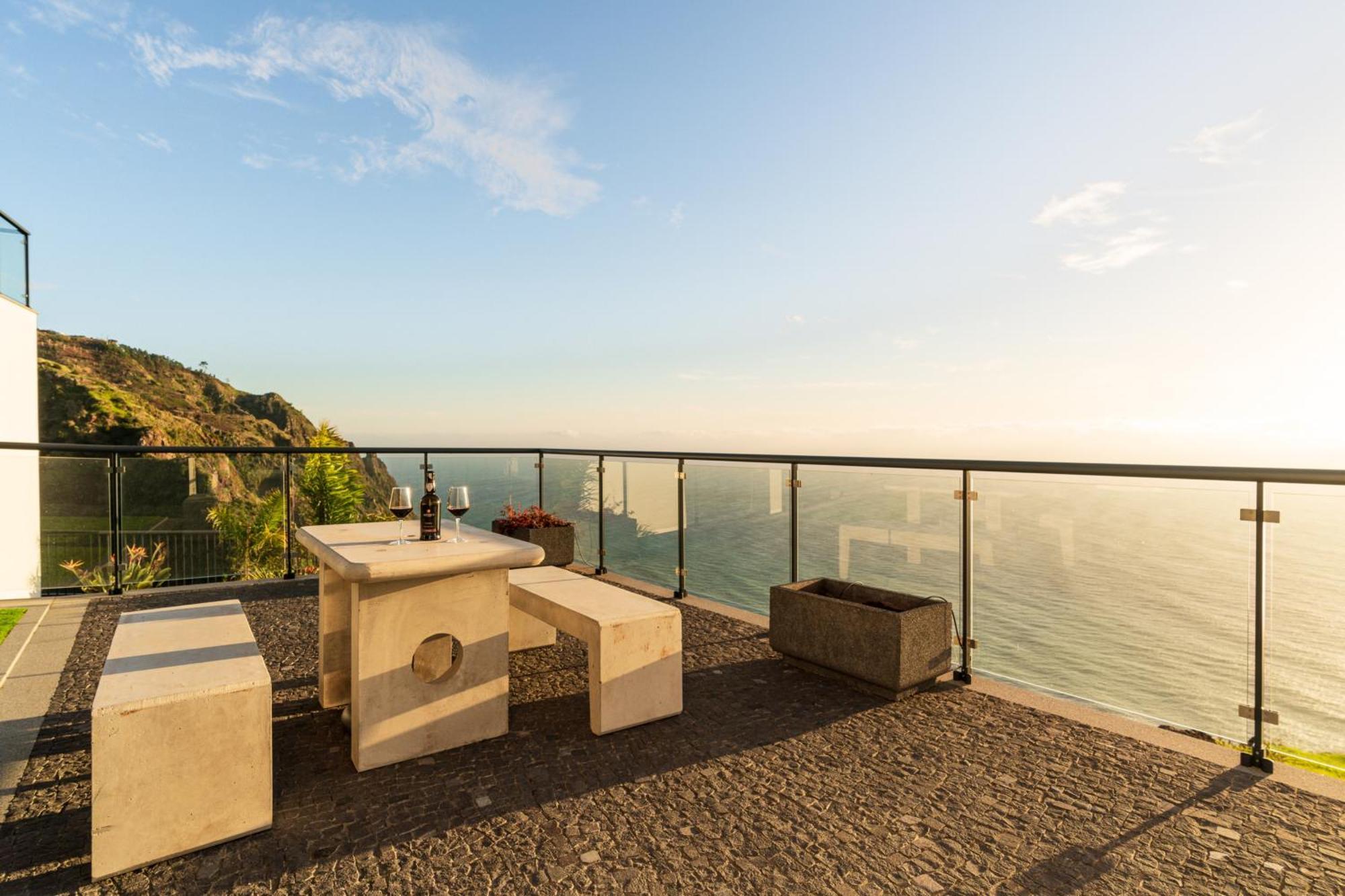 Ourmadeira - Sunset Cliff Villas, Contemporary Faja da Ovelha Room photo
