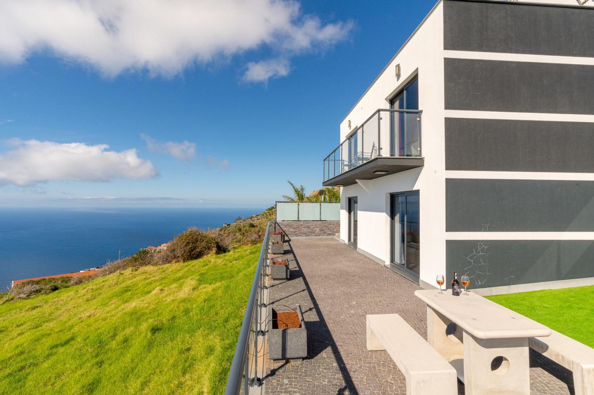 Ourmadeira - Sunset Cliff Villas, Contemporary Faja da Ovelha Room photo