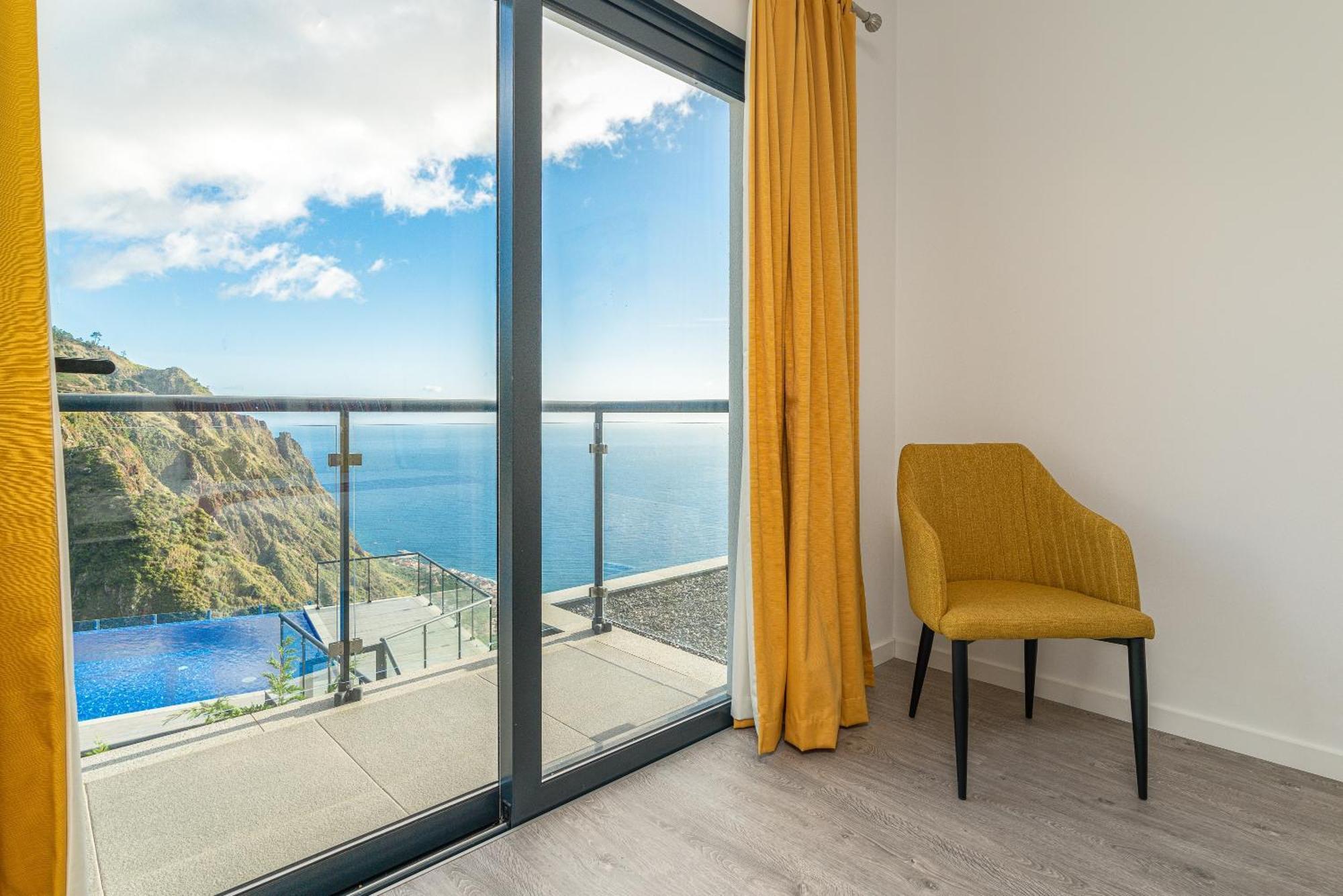 Ourmadeira - Sunset Cliff Villas, Contemporary Faja da Ovelha Room photo