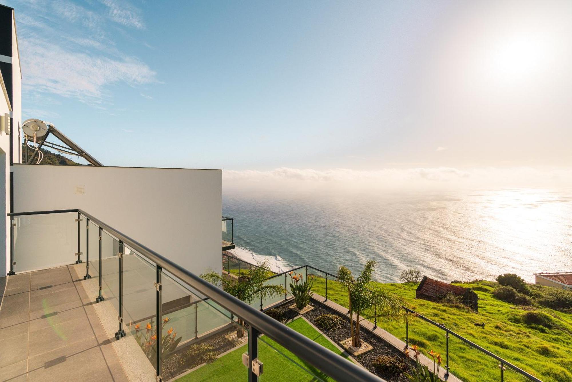 Ourmadeira - Sunset Cliff Villas, Contemporary Faja da Ovelha Room photo