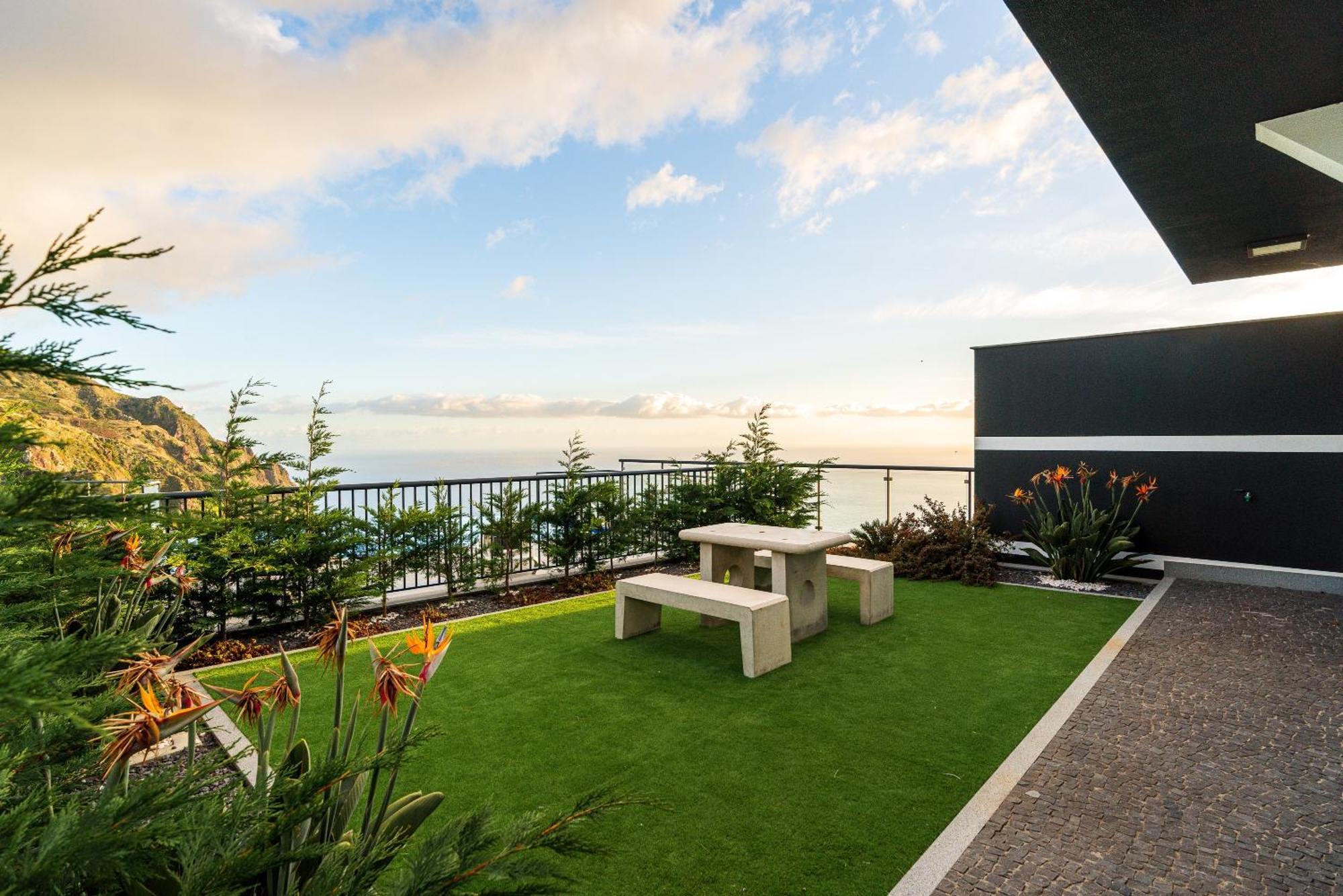 Ourmadeira - Sunset Cliff Villas, Contemporary Faja da Ovelha Room photo