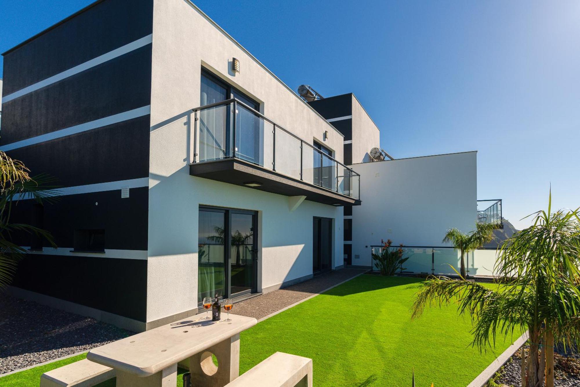 Ourmadeira - Sunset Cliff Villas, Contemporary Faja da Ovelha Room photo