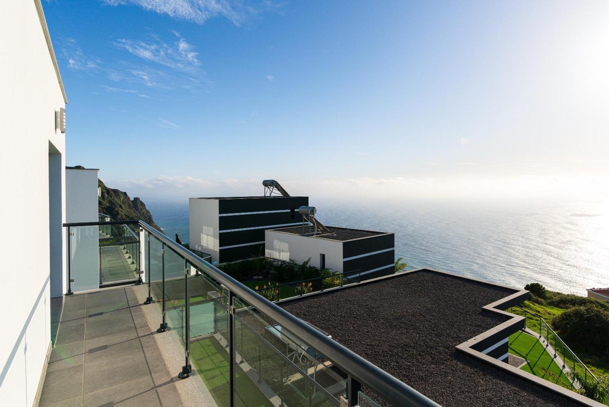Ourmadeira - Sunset Cliff Villas, Contemporary Faja da Ovelha Room photo
