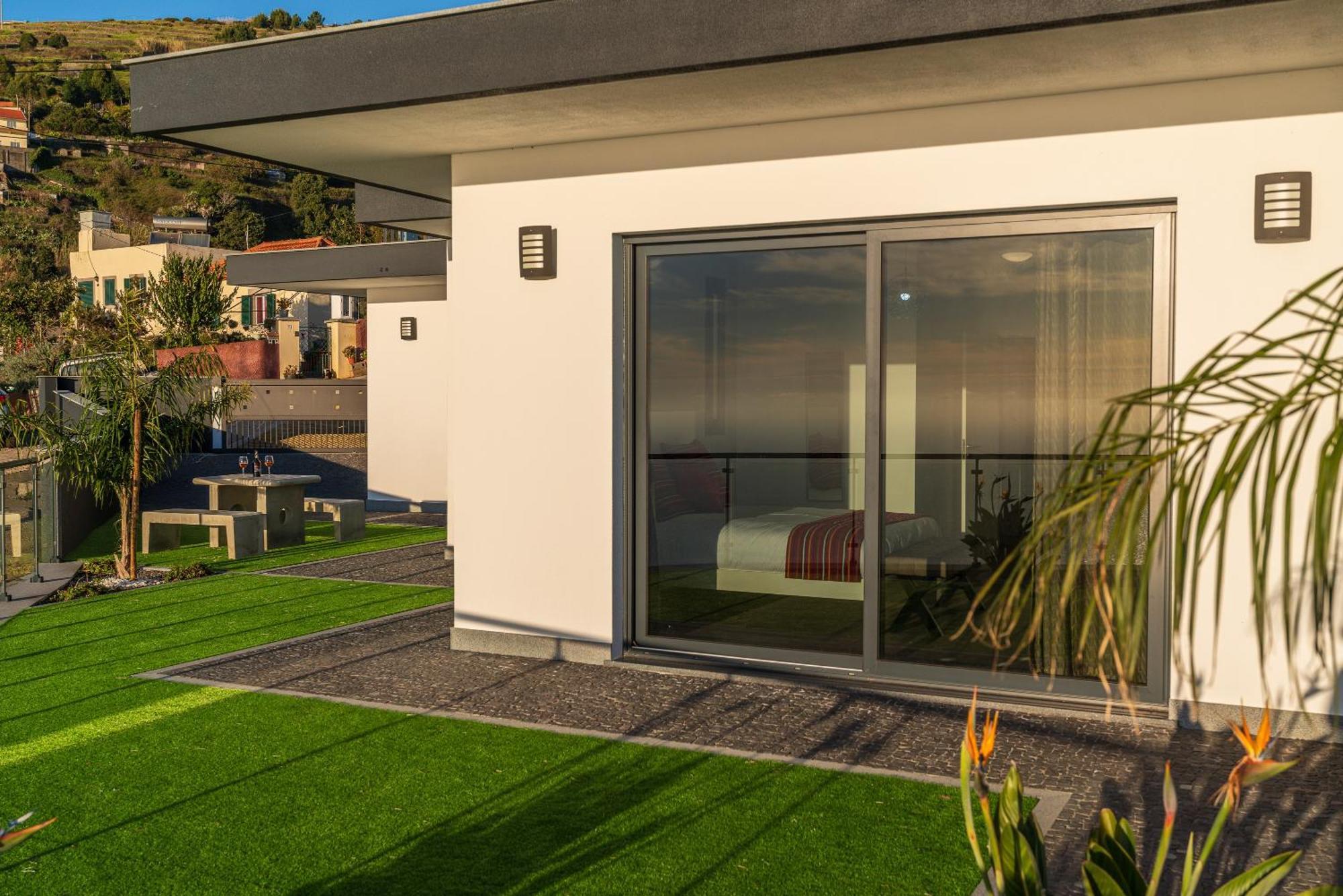 Ourmadeira - Sunset Cliff Villas, Contemporary Faja da Ovelha Room photo